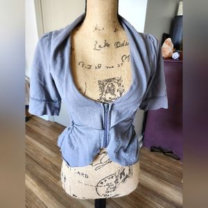 Gray short-sleeved hoodie